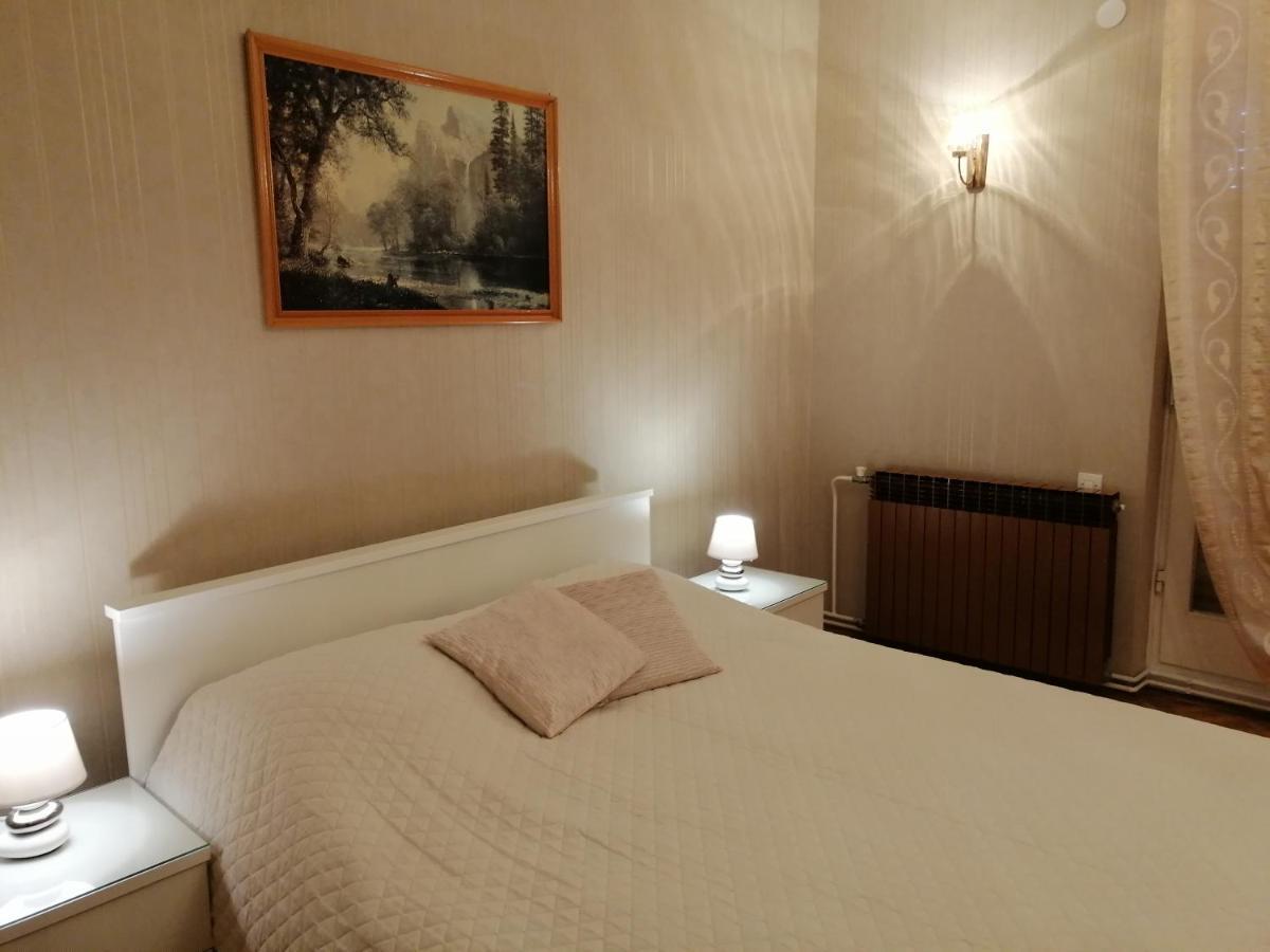 Lovely Apartment In Pomer Kültér fotó