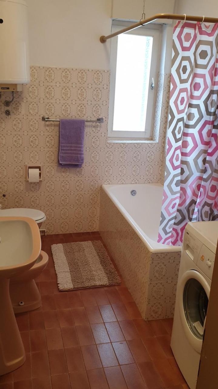 Lovely Apartment In Pomer Kültér fotó